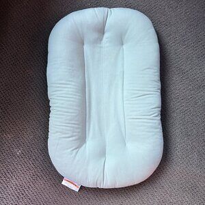 Snuggle Me Organic Pillow (Coveres Included)